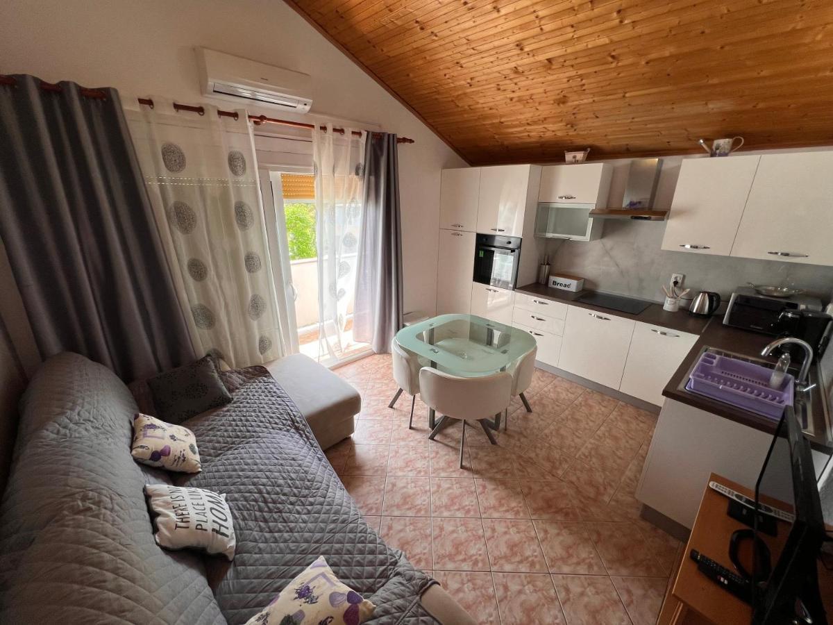 Apartmani Premijer-Rab سوبيتارسكا دراغا المظهر الخارجي الصورة